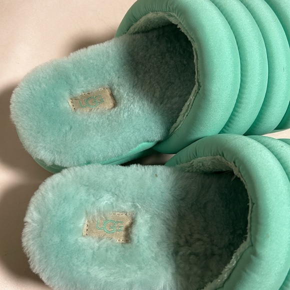 Ugg light green slide slipper size 9 - Picture 4 of 7